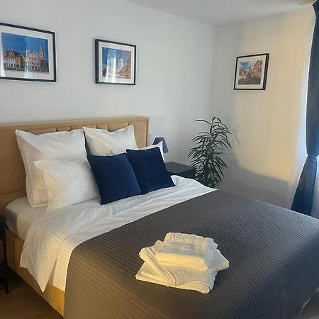 Sweet-Bombon Sibiu Apartment ภายนอก รูปภาพ