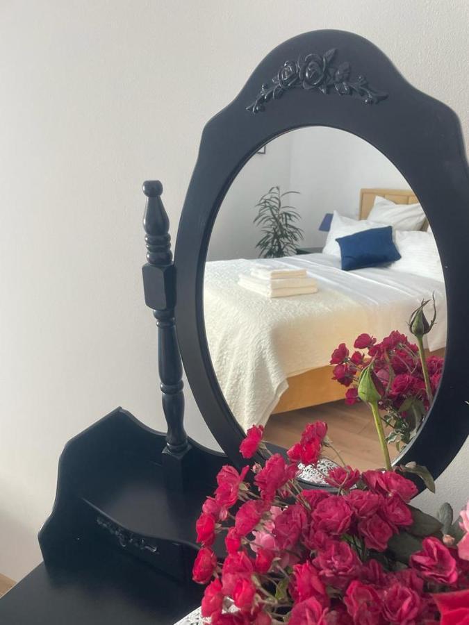 Sweet-Bombon Sibiu Apartment ภายนอก รูปภาพ