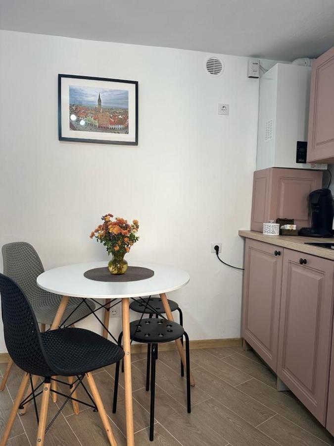 Sweet-Bombon Sibiu Apartment ภายนอก รูปภาพ